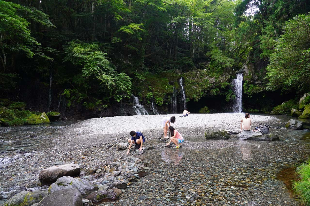 🏞️ 진바 폭포(진바노타키) 이미지 3